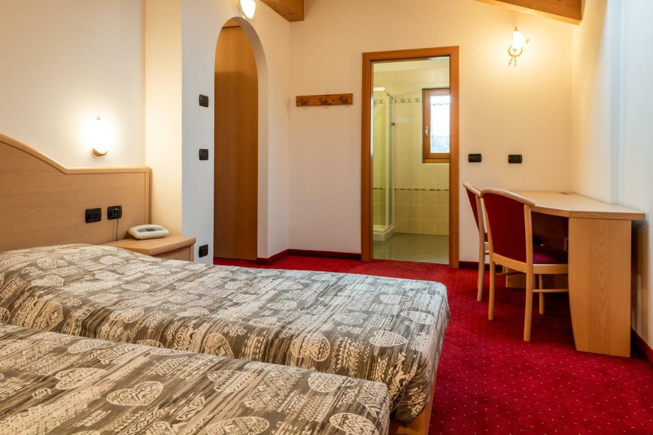 Hotel Europa Pozza di Fassa Exterior photo